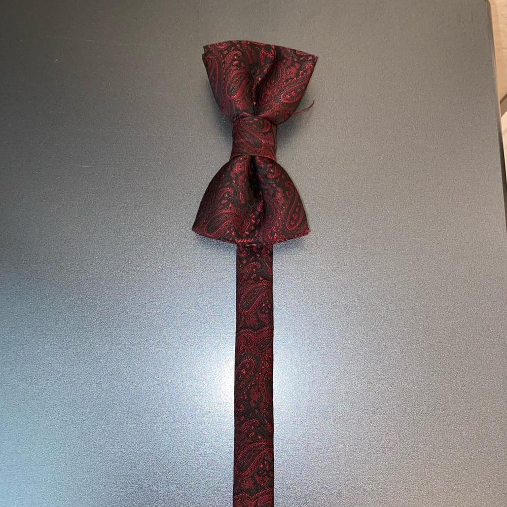 Bow tie